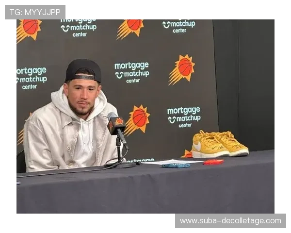 德文·布克单打效率胜库里拉开进攻空间